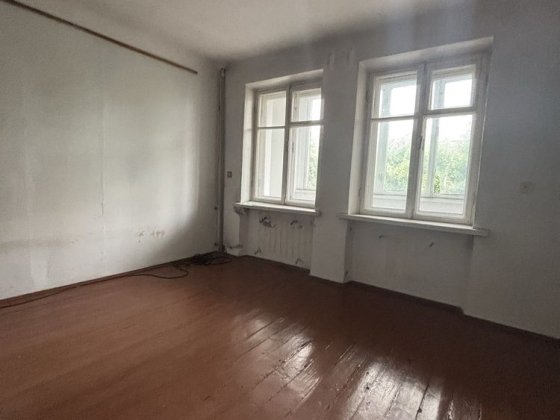 Продається трикімнатна квартира більшоі площі Шептицький