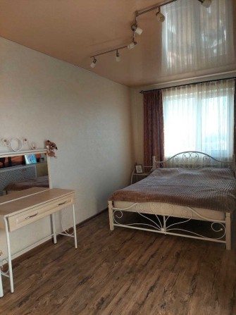Продам 3 к.кв в центре города Чугуев - фото 1