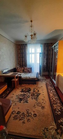 Кімната в гуртожитку, є балкон, є вода, ТОРГ, середній поверх - фото 1