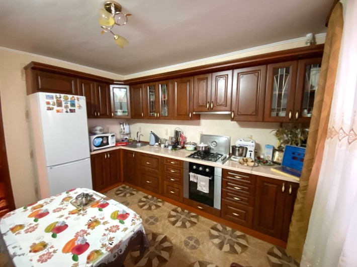 Продаж 3к квартири 73,2 м.кв. на вул. Перемоги RUBI 38233 - фото 1