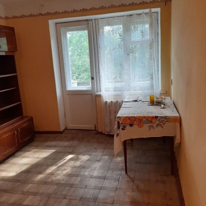 Терміновий Продаж 2 кімнатної на середньому поверсі! - фото 1
