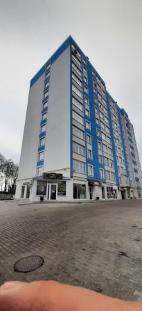 Гарна 2 кімнатна квартира в зданій новобудові, запущені комунікації - фото 1