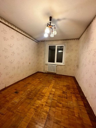 Простора 2-кімнатна квартира в затишному районі. - фото 1