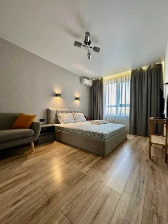 Продам дизайнерську 1к квартиру в ЖК Дніпровська Брама 2 - фото 1