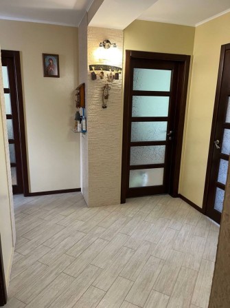 Продається 3-кімнатна квартира в смт Новогуйвинське - фото 1