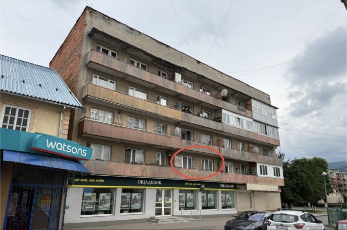 Продається 2-кімнатна квартира в центрі міста Свалява! - фото 1