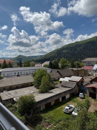 Продається квартира у центрі смт.Міжгірʼя з видами на гори - фото 1