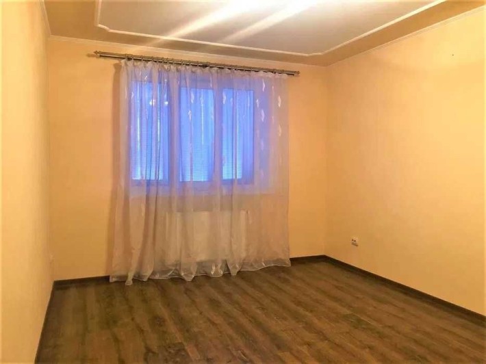 Продам 1-км квартиру з ремонтом в новобудові в центрі смт. Богородчани - фото 1