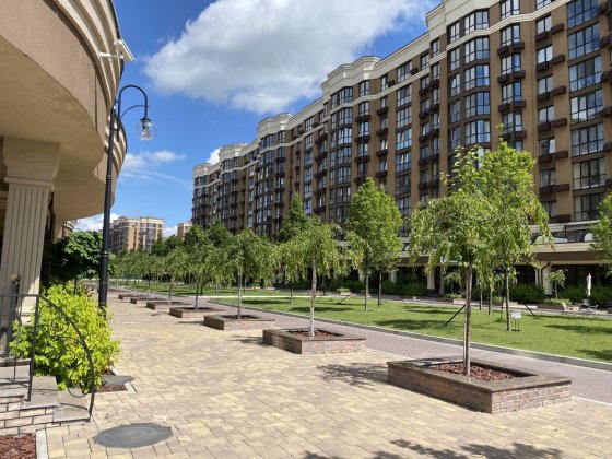 Дворівнева квартира у яблуневих садах під Києвом Чабаны