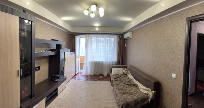 Уютна 2к квартира біля парку і метро | 45 м², 2 поверх, пр-т Воскресенський,4 - фото 1