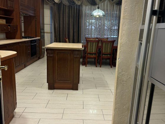 Продам Дом 300м2 ул. Кармелюка рн Авиацентра Луганськ