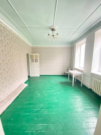 Продам 2 кім квартиру в Центрі Узина - фото 1