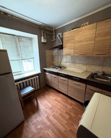 Продам хорошу 1 кімнатну квартиру в центрі міста Узина - фото 1