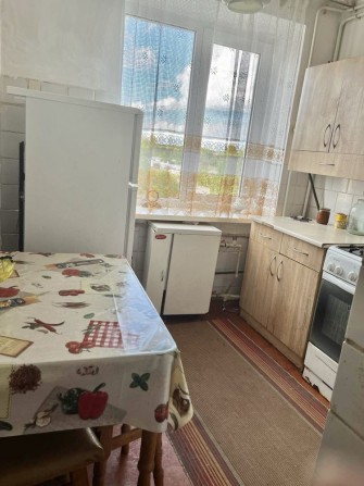 Терміново! Продам 2 - квартиру в смт Рокитне - фото 1