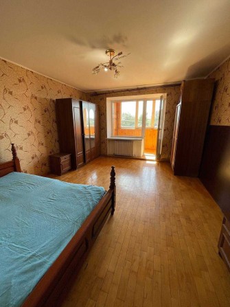 Продаж великої трикімнатної квартири в центрі Немішаєве - фото 1