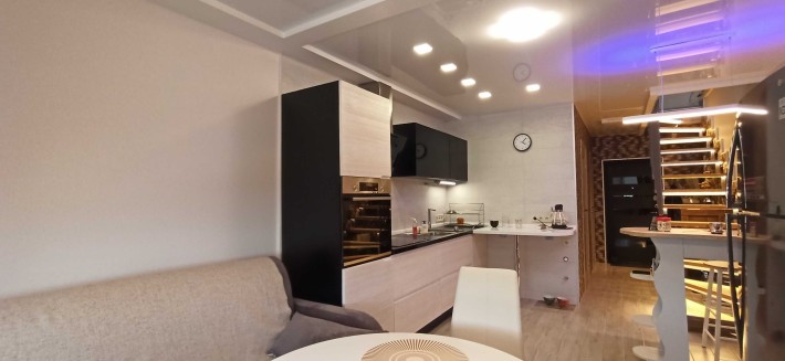 Продаж квартири 76м.кв. БЕЗ % дизайн. ремонт м. Житомирська 15 хвилин - фото 1