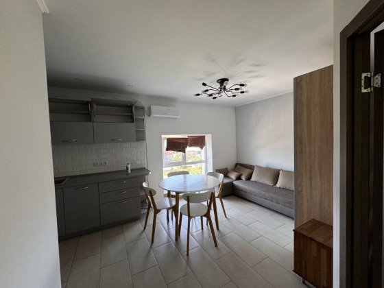 Продаж квартири 50м2 с.Хотів можна під єоселю Хотов