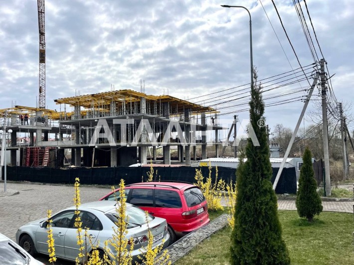 Продається світла 3к. квартира в ЖК Central у центрі Сокільник. - фото 1