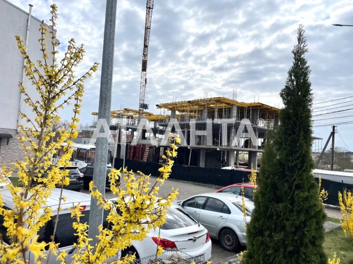 Продається світла 3к. квартира в ЖК Central у центрі Сокільник. - фото 1