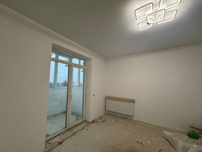 Продаж 2 кімнатної квартири з початковим ремонтом в новобудові - фото 1
