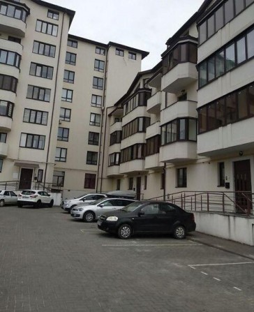 Двокімнатна квартира в зданому будинку в центрі Винник - фото 1