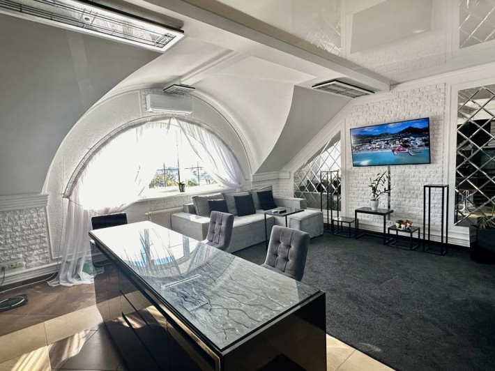Продам квартиру в ЖК Сонячний край, вул.Тичини 2б - фото 1