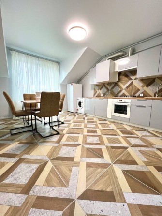 3-кім Квартира 97 м² з ремонтом, терасою та горищем ЖК Сонячний край - фото 1