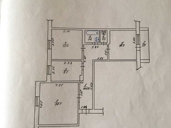 Продається (не оренда) трикімнатна квартира у центрі смт. Арбузинка Арбузинка