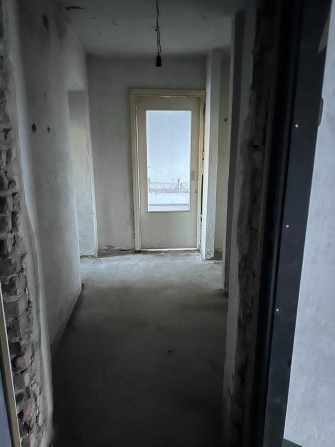 Продам 3-х кімнатну квартиру під ремонт - фото 1