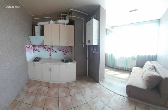 Продам однокімнатну  квартиру з великою кухнею від власника - фото 1