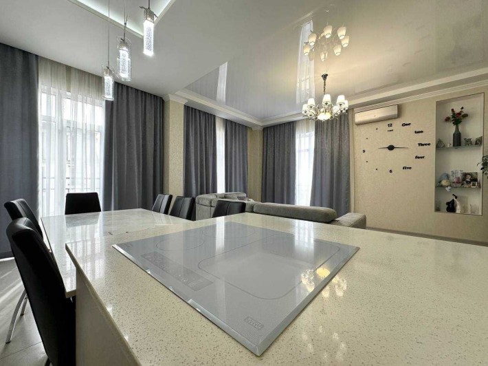Продам 2х комнатную квартиру 120 кв.м ЖК Авторский Ривьера - фото 1