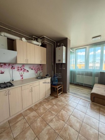 Продам однокомнатную квартиру с большой кухней! ЖМ 7 небо 7км Авангард - фото 1