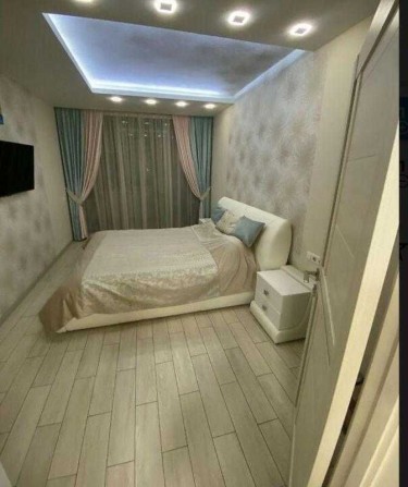 Продам стильну 2 кімнатну кв-ру в ЖК Набережний квартал біля моря! - фото 1