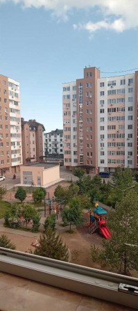 Продам 1 комнатную квартиру по  ул. Сахарова/Высоцкого - фото 1