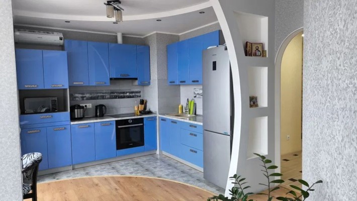 Продам красивую 2 комнатную квартиру в ЖК Радужный 2-882-535 - фото 1