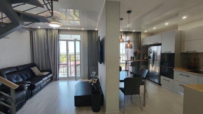В продаже 2уров. квартира с ремонтом вЖК Левитана на Радужном(439-244) - фото 1