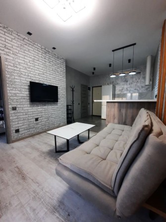 Продам стильную 1 комнатную квартиру с ремонтом в Таировские Сады - фото 1