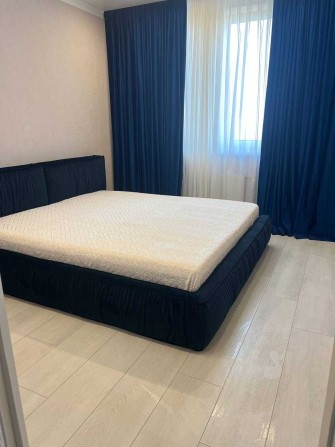 Срочно. Продам квартиру 60 кв.м., 16/19, новый дом, жк 53-я Жемчужина. - фото 1