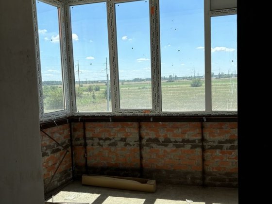 Однокімнатна квартира Петровський Біліченка, 41А, 3 секція, 2 пов 54м2 Розсошенці