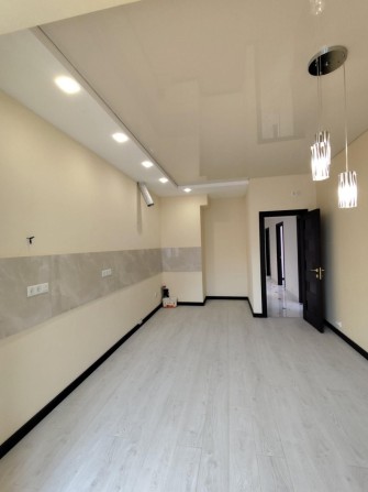 Продам 3-х комн. квартиру с ремонтом в ЖК 37 Жемчужина (092-916) - фото 1