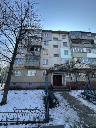 Продам 4 кімнатну квартиру - фото 1