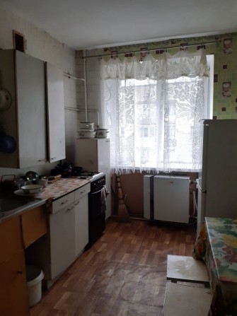 Продам 4-х кімнатну квартиру - фото 1