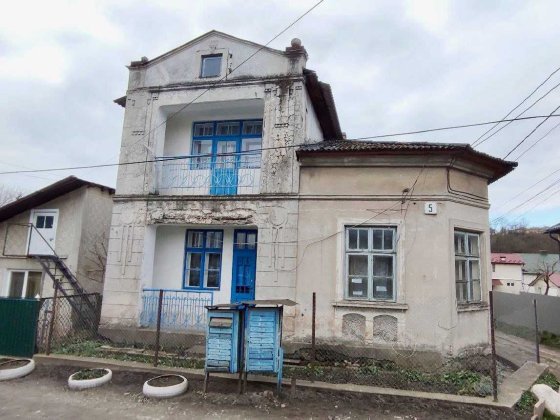 Продається -кімнатна квартира. Чортків Чортків