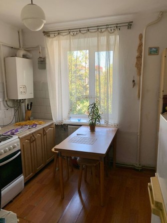 Продаж квартири, три кімнати - фото 1