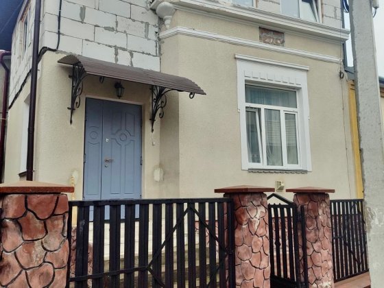 Продається квартира в частині будинку в самому центрі міста. Чортків Чортків