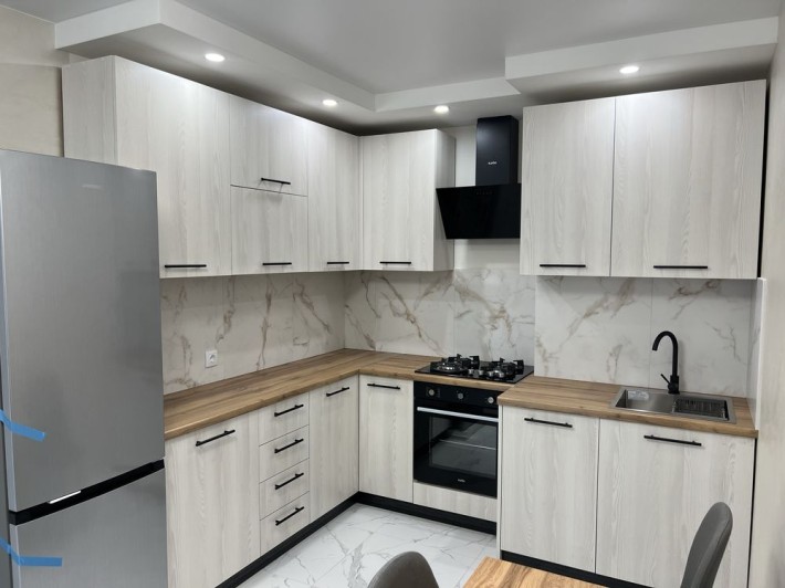 Продаж стильної 2 км квартири - фото 1