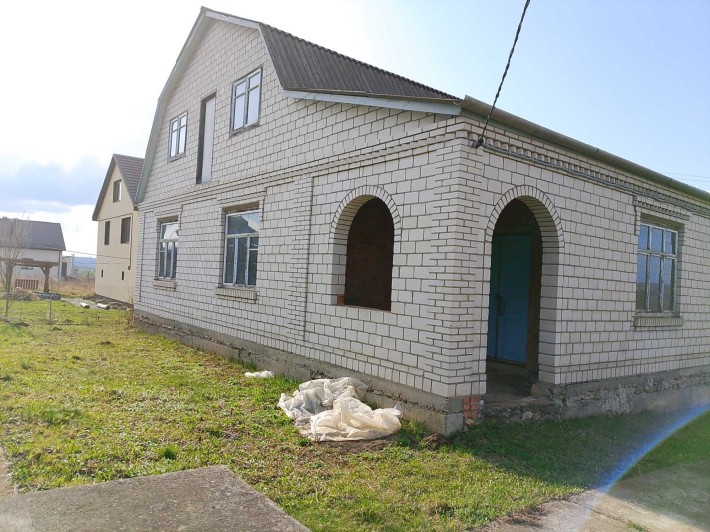 Продам цегляний будинок 3 кімнати, на ділянці 0,1 га - фото 1