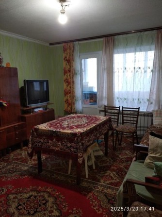 Обмін, продажа 3–кімнатної квартири із лоджією у центрі с.Коробівка - фото 1