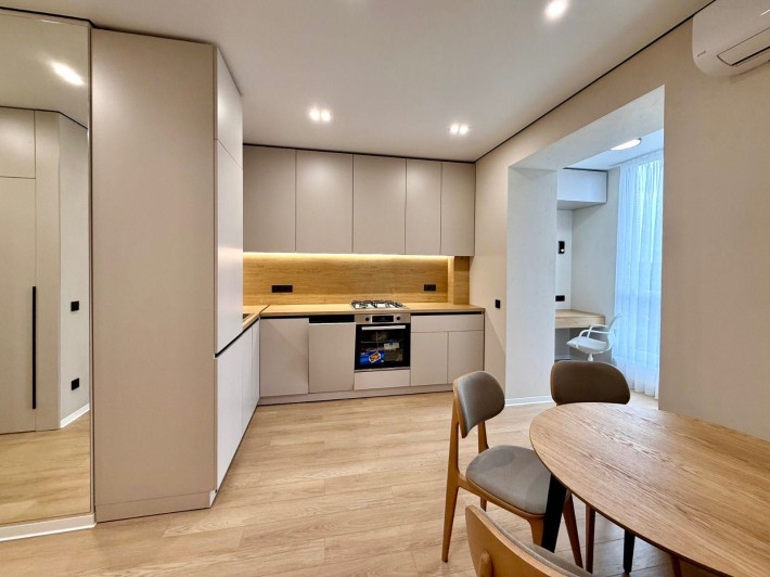 Продам 1 км квартиру з дизайн.ремонтом у ЖК Липки - фото 1