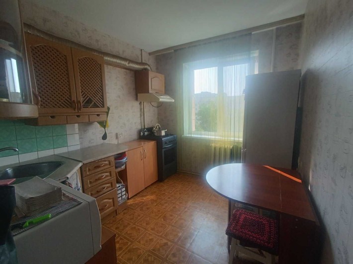 Продам повноцінну 1к кв-ру в цегляному будинку в центрі міста - фото 1